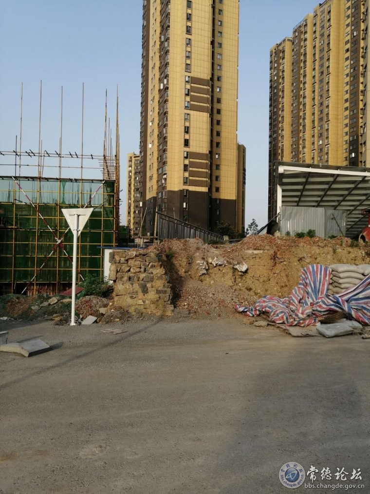 这是地面车位出口