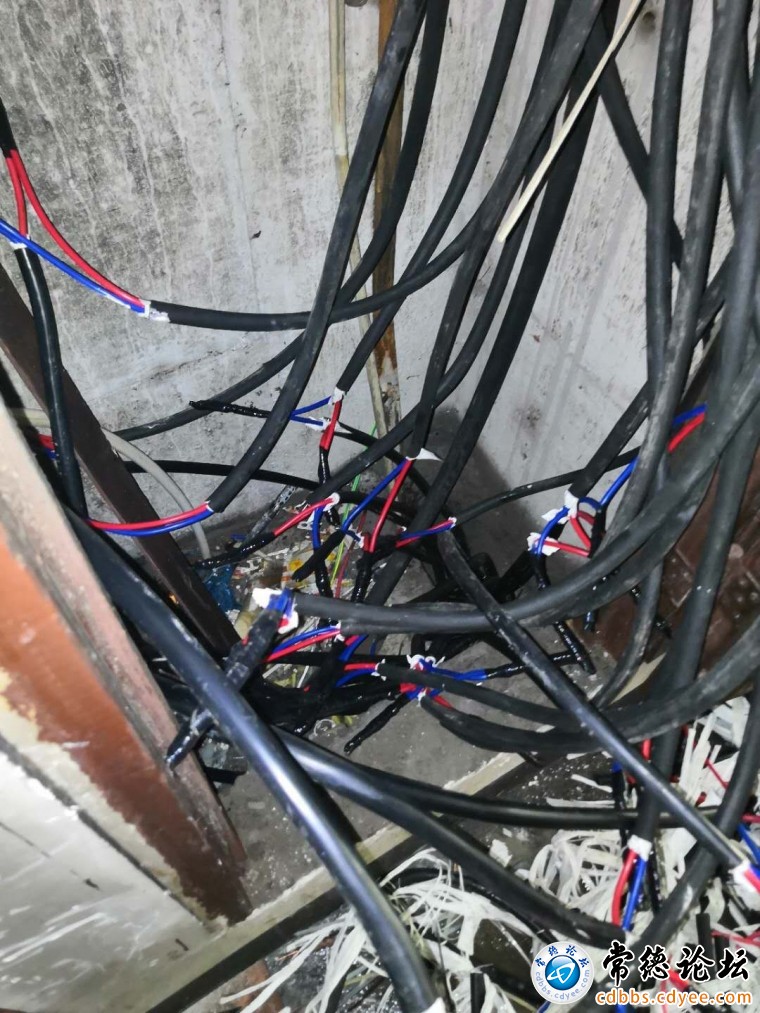 火灾后所接的电缆，至业主生命安全于无物