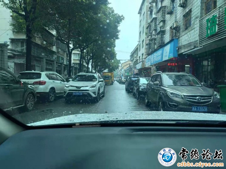 乱停车辆依然如故