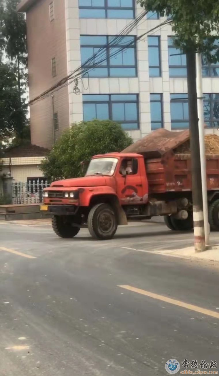 超载车辆且无覆盖