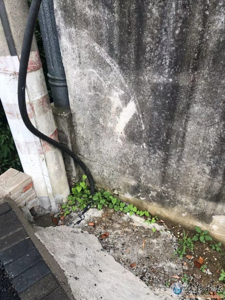 围墙开裂